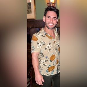 GUESS | Floral Short Sleeve Button Down Shirt | Slim Fit | Size Small